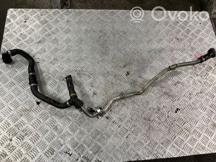 Mercedes-Benz E W213 Tuyau de liquide de refroidissement moteur A2135015301