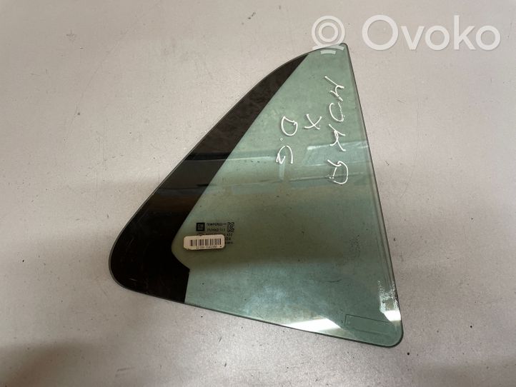 Opel Mokka X Rear vent window glass 