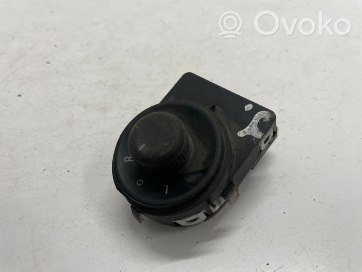 Opel Astra J Veidrodėlių jungtukas 13271827