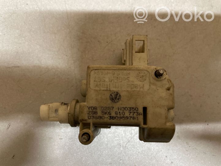 Volkswagen Golf VI Motorino del tappo del serbatoio del carburante 5K6810773A