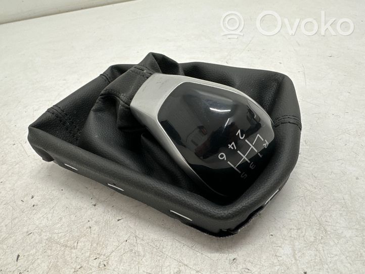 Volkswagen Golf VIII Rivestimento in pelle/manopola della leva del cambio 5H2711133C