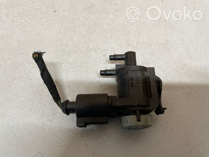 Volkswagen Tiguan Zawór podciśnienia / Elektrozawór turbiny 1K0906283A