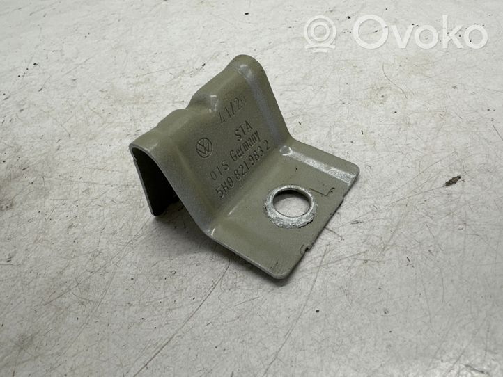 Volkswagen Golf VIII Support de montage d'aile 5H0821983