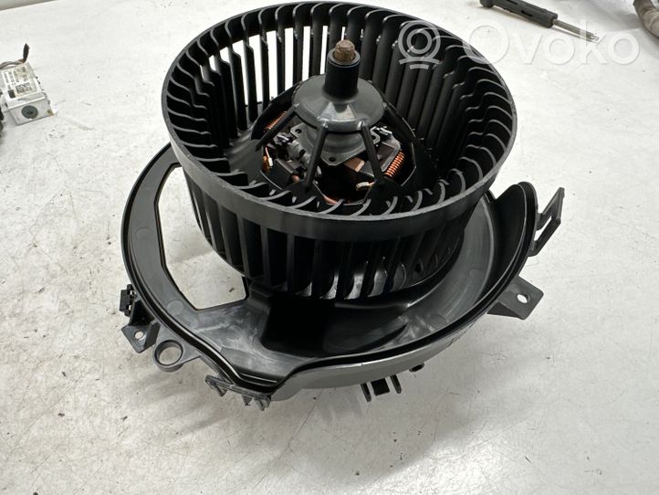 Volkswagen Golf VIII Ventola riscaldamento/ventilatore abitacolo 0T78694CA