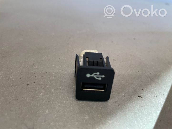 BMW 7 G11 G12 Connettore plug in USB 9229294