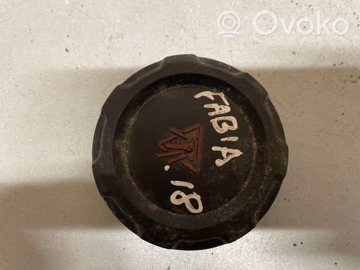 Skoda Fabia Mk3 (NJ) Jäähdytysnesteen paisuntasäiliön korkki 2Q0121321
