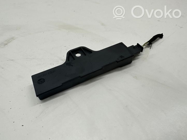 BMW 5 G30 G31 Antenna di sistema senza chiave 9220832