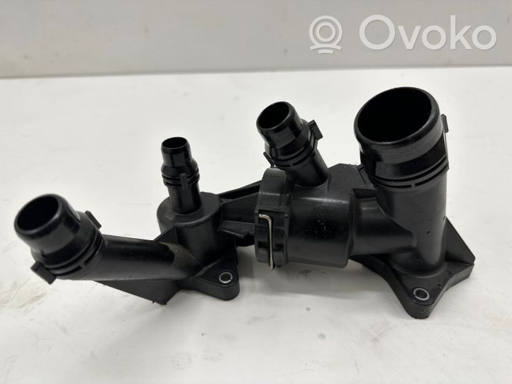 BMW 5 G30 G31 Termostato/alloggiamento del termostato 8576289