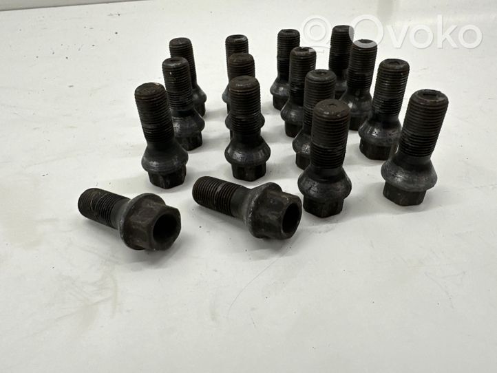 BMW 5 F10 F11 Nuts/bolts 