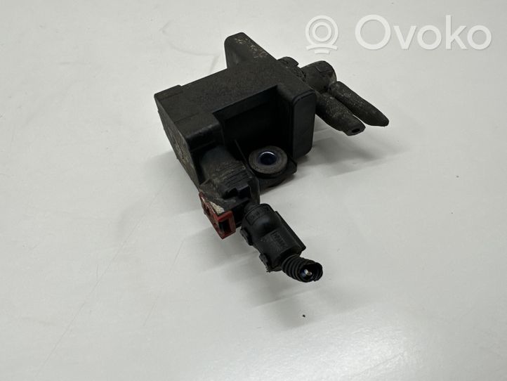 Opel Astra K Vacuum valve 55576356