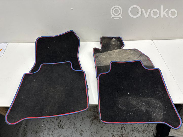 BMW 2 F46 Kit tapis de sol auto 