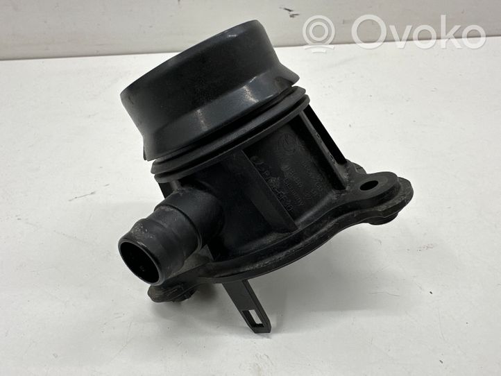 BMW 2 F46 Część rury dolotu powietrza 8650760