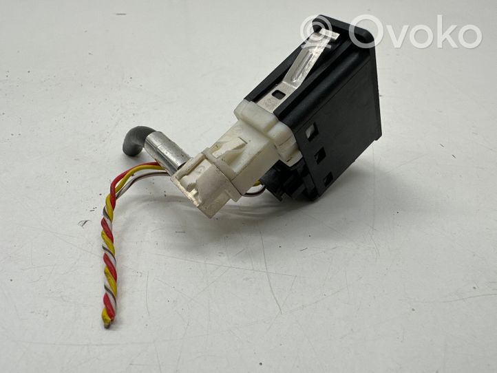 BMW X3 F25 Connettore plug in USB 9266607