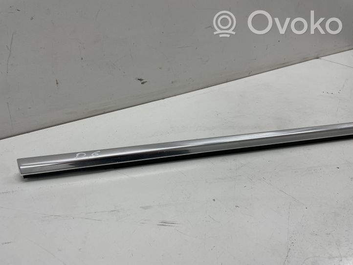 BMW 5 G30 G31 Rivestimento modanatura del vetro della portiera anteriore 164445