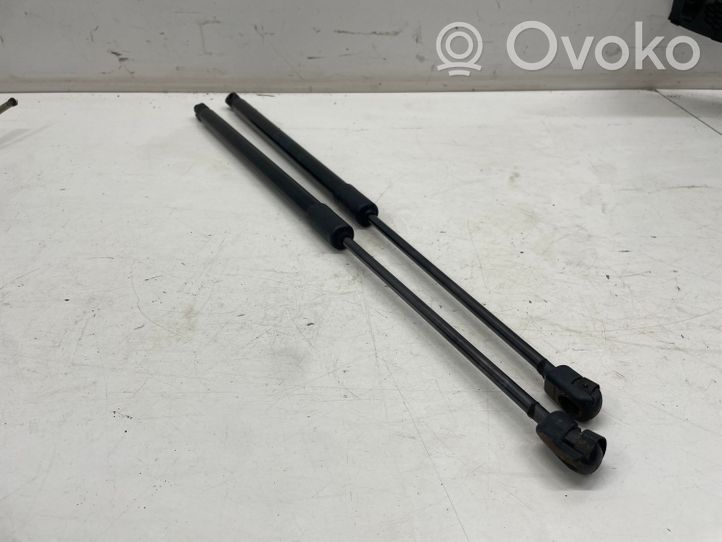 Volkswagen PASSAT B8 Front bonnet/hood damper/strut 3G9827550