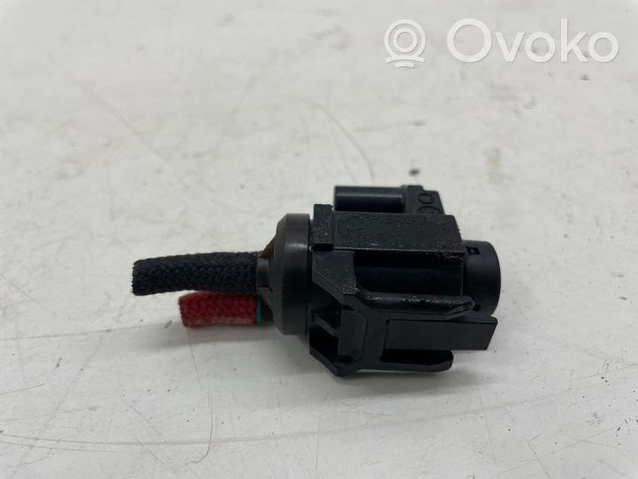 BMW 1 F20 F21 Electrovanne Soupape de Sûreté / Dépression 8570591