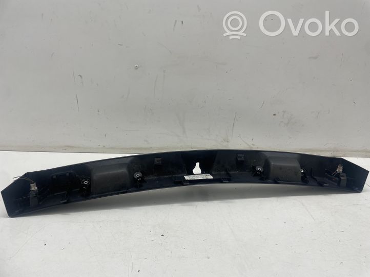 Mercedes-Benz C W204 Rivestimento serratura portellone posteriore/bagagliaio A2047400772