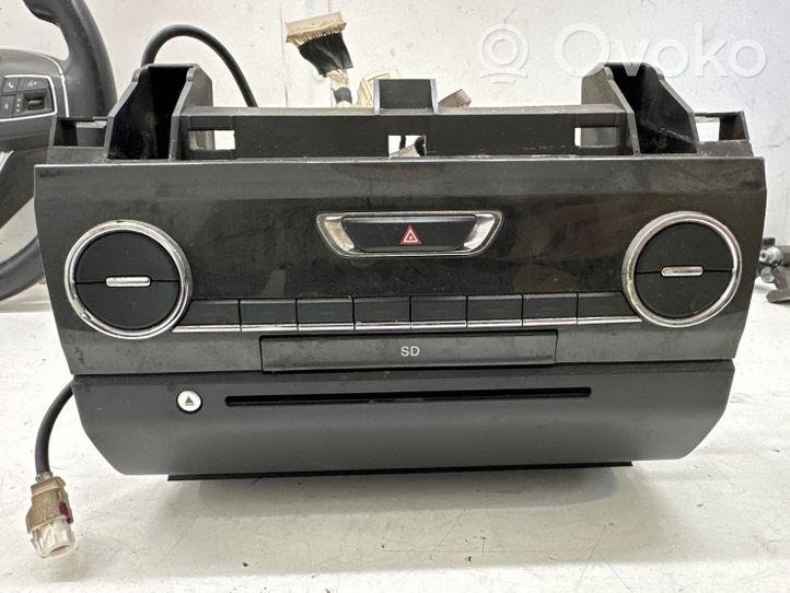 Maserati Ghibli Radio/CD/DVD/GPS-pääyksikkö 06700367700