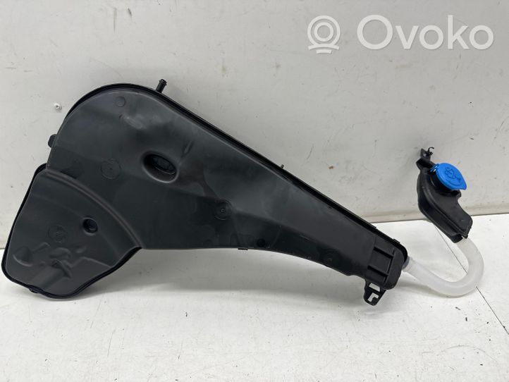 BMW X7 G07 Windshield washer fluid reservoir/tank 7499828