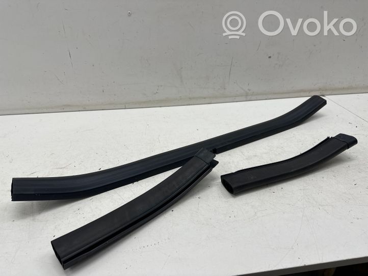 BMW X7 G07 Engine compartment rubber 