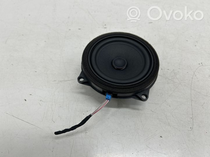 BMW iX3 G08 Enceinte de porte arrière 6807317