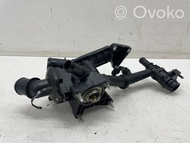 Ford Focus Boîtier de thermostat / thermostat 