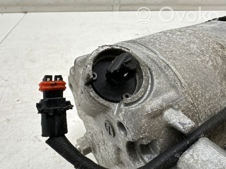 BMW X1 F48 F49 Ilmastointilaitteen kompressorin pumppu (A/C) 