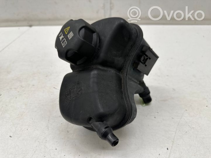 BMW 3 G20 G21 Vase d'expansion / réservoir de liquide de refroidissement 8610653