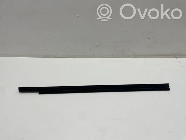 8491343 BMW iX Front door glass trim molding, 55.00 € | RRR