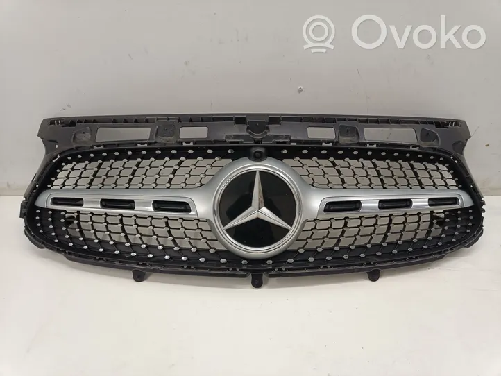 Mercedes-Benz GLA H247 Etupuskurin ylempi jäähdytinsäleikkö A2478883901