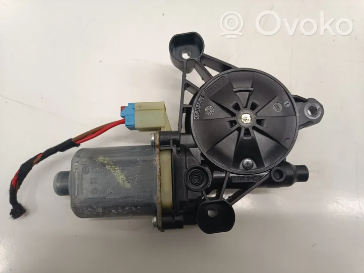 Volkswagen Golf VII Front door window regulator motor 5Q0959802B