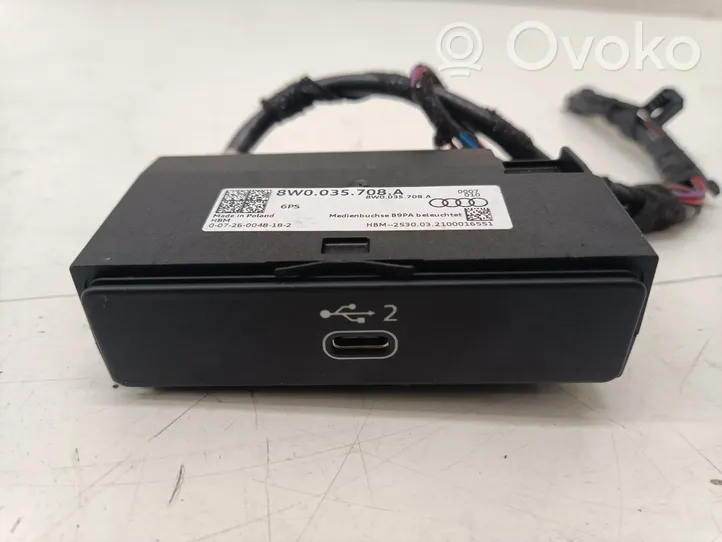 Audi A4 S4 B9 8W USB-pistokeliitin 8W0035708A