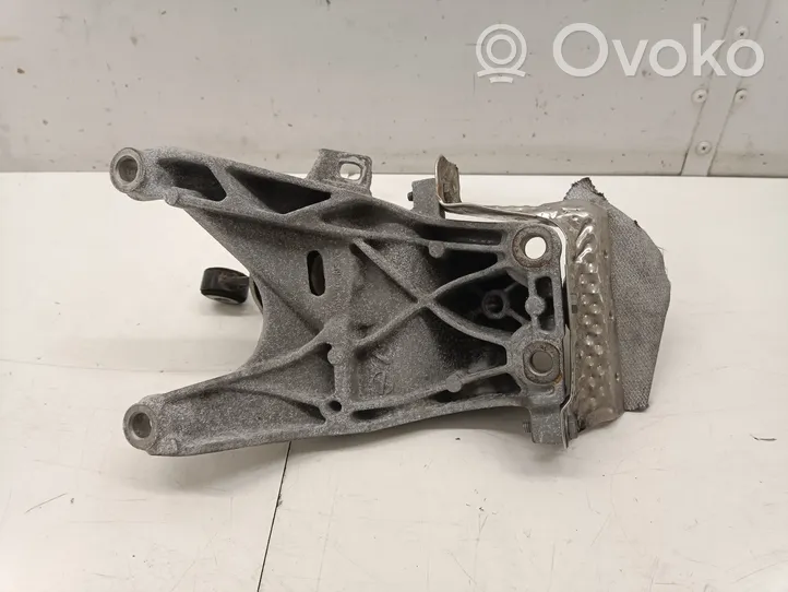 Audi A4 S4 B9 8W Soporte de montaje del motor (Usadas) 4M0199870AN