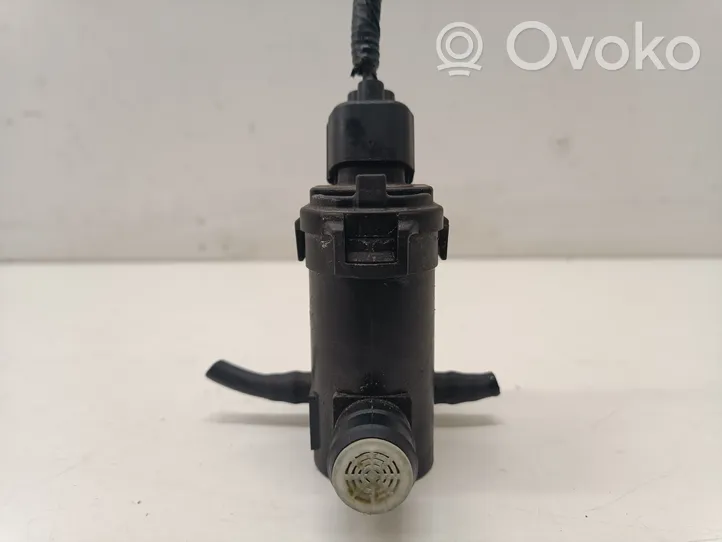 Hyundai Kona I Windscreen/windshield washer pump 985102J500