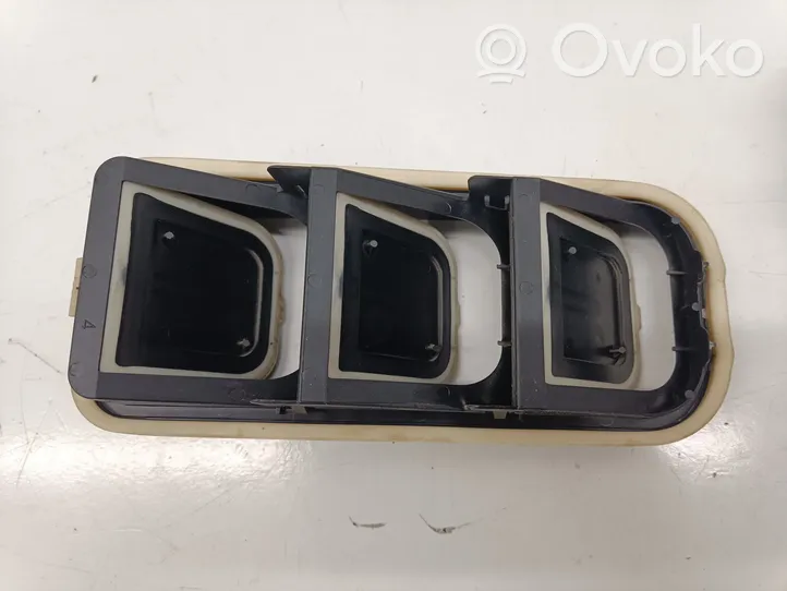 Opel Grandland X Quarter panel pressure vent 9678565780