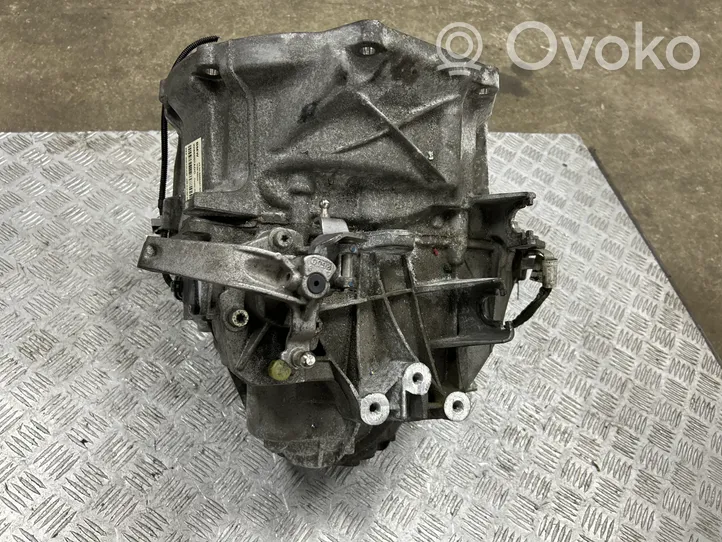 BMW 1 F40 Manual 6 speed gearbox 8689381