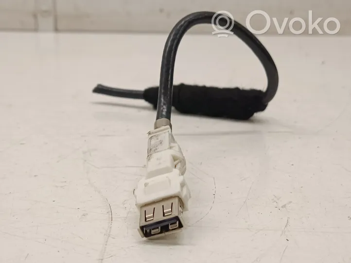 BMW 1 F40 USB socket connector 