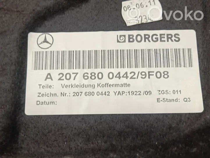 Mercedes-Benz E A207 Tapis de coffre A2076800442