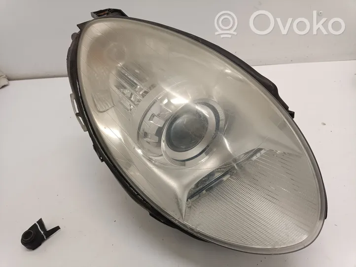 Mercedes-Benz R W251 Lampa przednia A0038205826