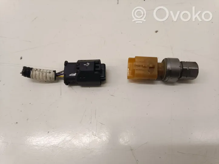 Peugeot 2008 II Air conditioning (A/C) pressure sensor 9833078680