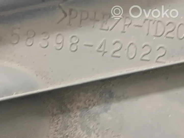 Lexus NX Osłona tylna podwozia 5839842022