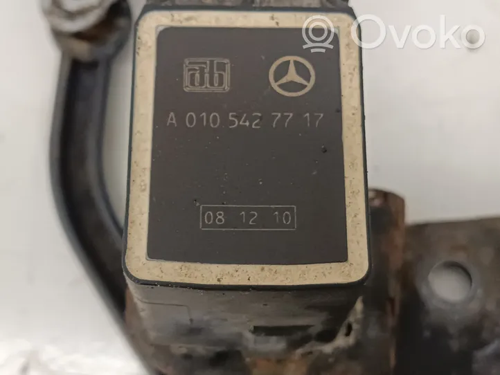 Mercedes-Benz GL X164 Etuilmajousituksen korkeudensäätöanturi (käytetyt) A0105427717