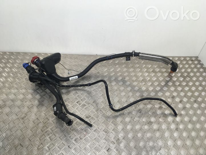 Mercedes-Benz GL X166 Tuyau de remplissage de réservoir de carburant A1664700089