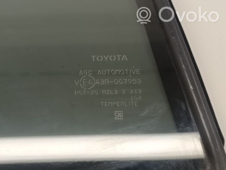 Toyota RAV 4 (XA50) Fenêtre latérale vitre arrière 6818942070