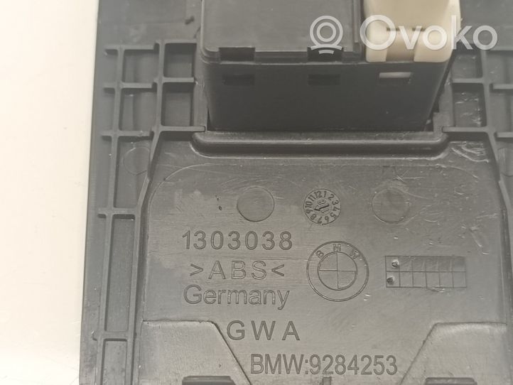 BMW 2 F46 Connecteur/prise USB 9284253