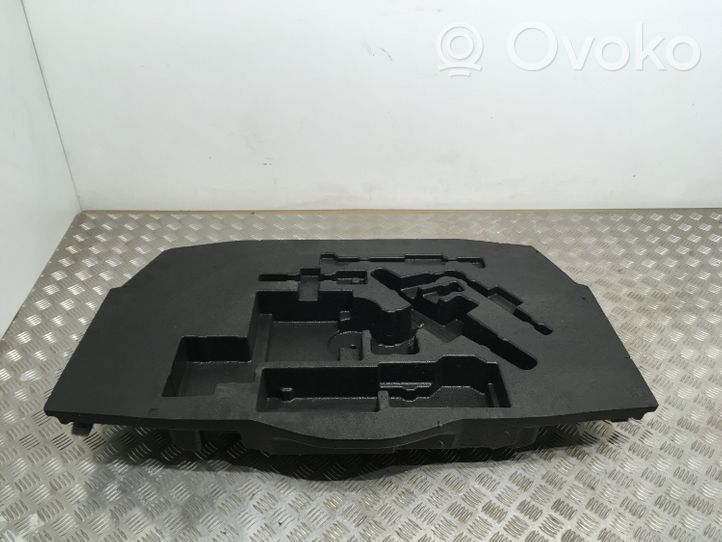 Toyota C-HR Boîte à outils 64777f4010