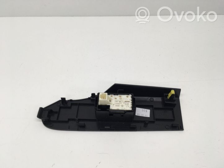 Toyota Auris E180 Support bouton lève vitre porte avant 7423102D50