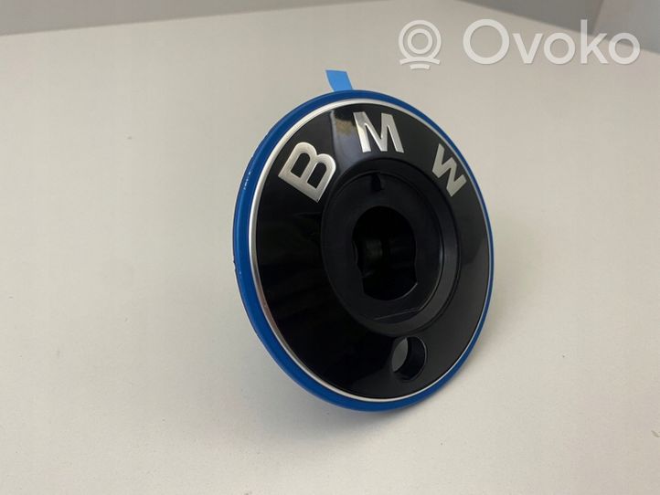 BMW 7 G70 Emblemat / Znaczek 