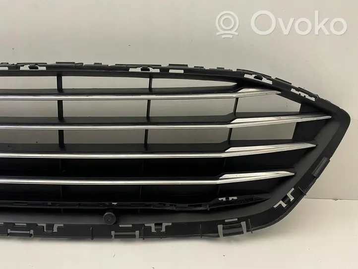 Ford Focus Grille calandre supérieure de pare-chocs avant JX7B-8C436-A