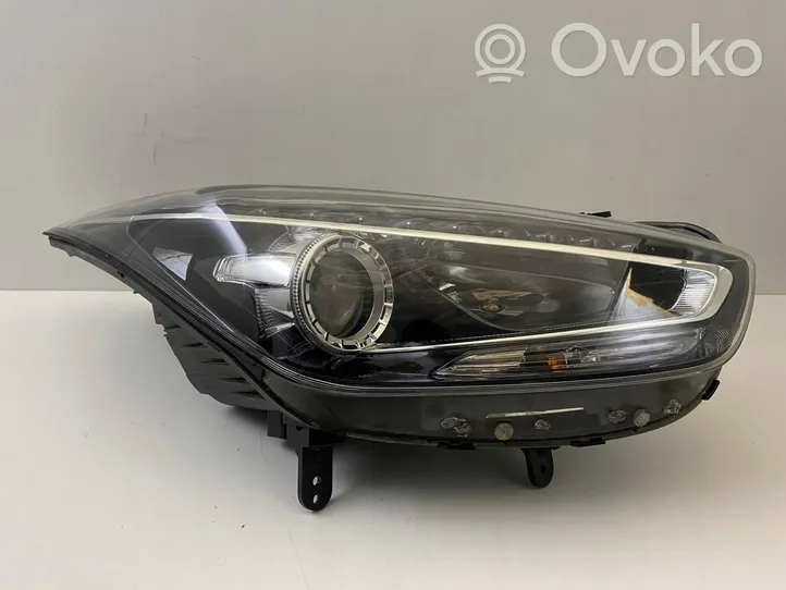 Hyundai i40 Lampa przednia 92102-3ZXXX